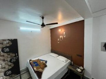 Furnished Amenities in 3 BHK Builder Floor at DLF Vibhuti Khand, Gomti Nagar – for Rent