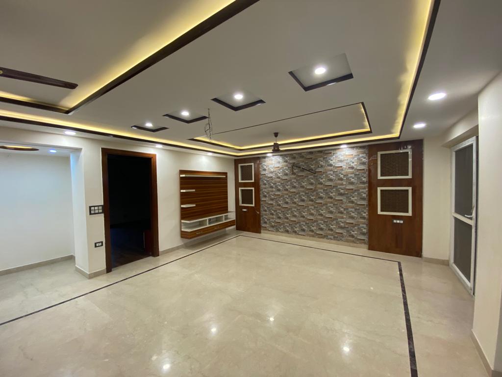 3 BHK + Extra Room Apartment For Sale in Shiva Apartment Sector 21