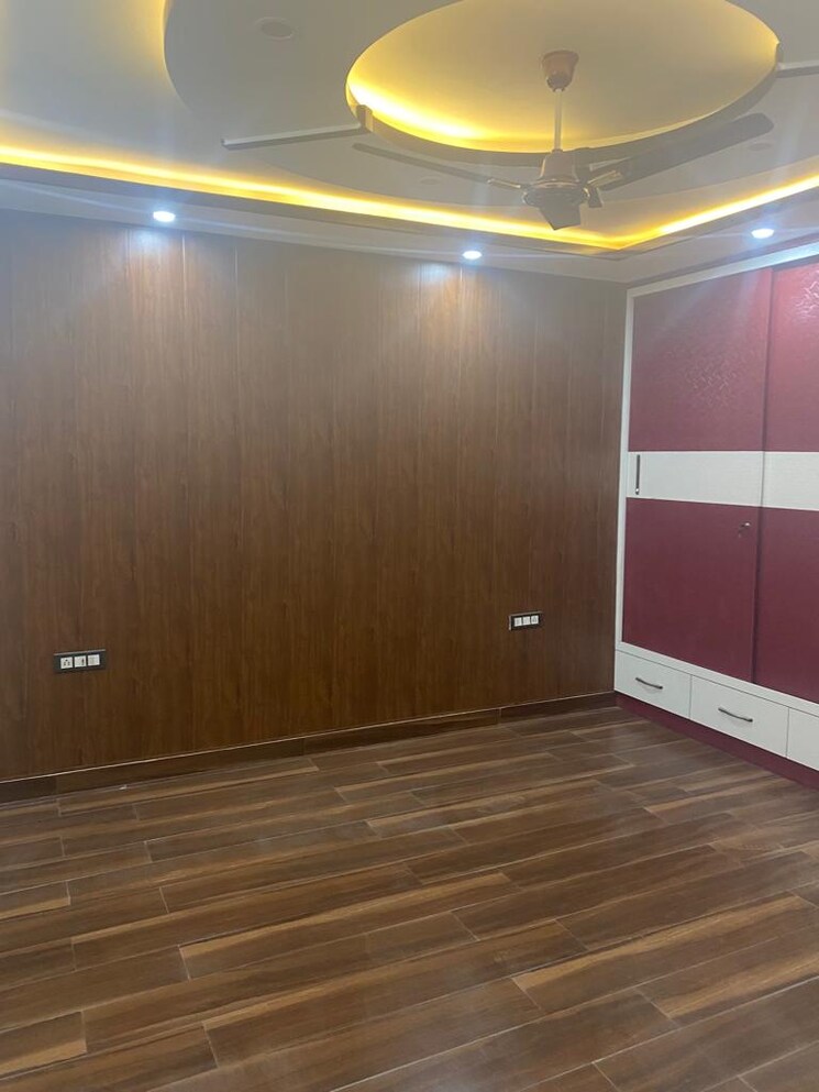 Room, sector 21d 3 Bedroom 1700 Sq.Ft. Apartment In Sector 21d Faridabad 8170833
