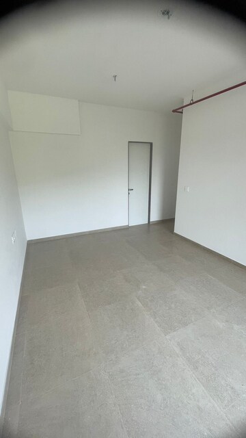 Room in 4 BHK Apartment at Kanakia Silicon Valley, Powai – for Rent