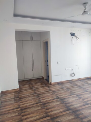 3.5 BHK Apartment For Rent in Unitech The Residences Gurgaon, Sector 33