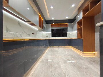 Kitchen in 3 BHK Builder Floor at BPTP Eden Estate, Sector 81 – for Sale