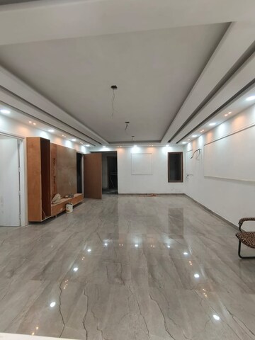 Room in 3 BHK Builder Floor at BPTP Eden Estate, Sector 81 – for Sale