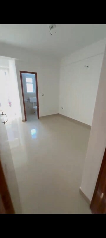 Room in 2 BHK Apartment at Signature Global The Roselia, Sector 95a – for Sale