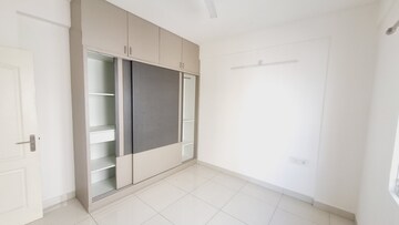 Room in 3 BHK Apartment at Muppa Akshaja Insignia, Narsingi – for Rent