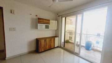 Room in 3 BHK Apartment at Muppa Akshaja Insignia, Narsingi – for Rent