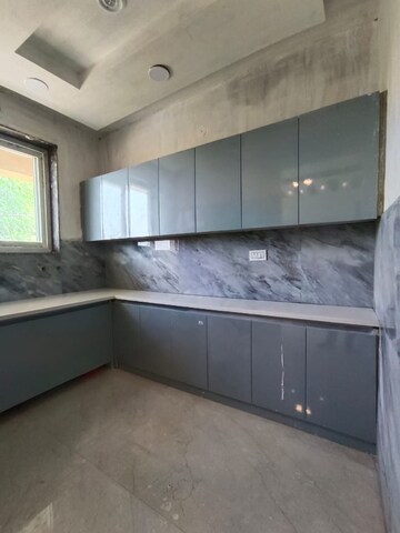 Kitchen in 3 BHK Builder Floor at BPTP Parkland Pride, Sector 77 – for Sale