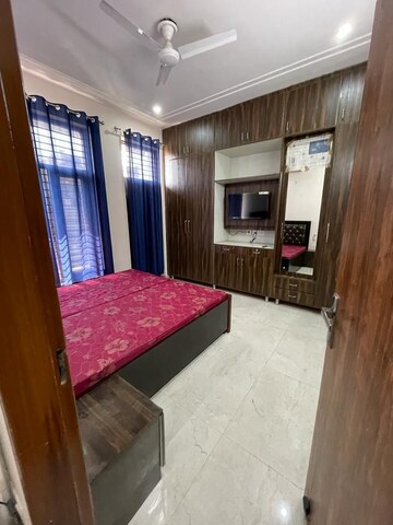 Bedroom in 1.5 BHK Builder Floor at Sector 27 – for Rent