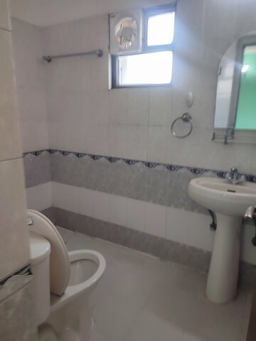Bathroom in 3.5 BHK Apartment at Ardee City Palm Grove Heights, Sector 52 – for Rent