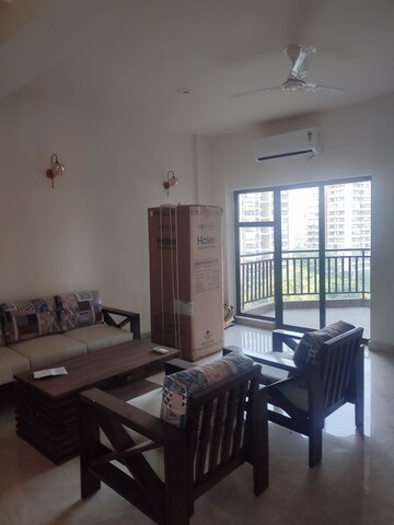 Staircase in 3.5 BHK Apartment at Ardee City Palm Grove Heights, Sector 52 – for Rent