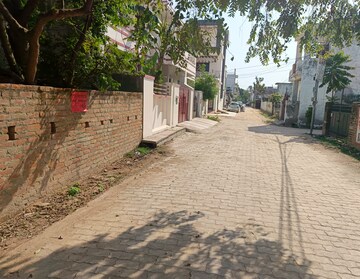  Plot For Sale in Jankipuram