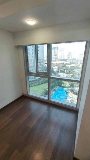 Room in 4 BHK Apartment at Bombay Realty Island City Center, Dadar East – for Sale