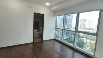 Room in 4 BHK Apartment at Bombay Realty Island City Center, Dadar East – for Sale