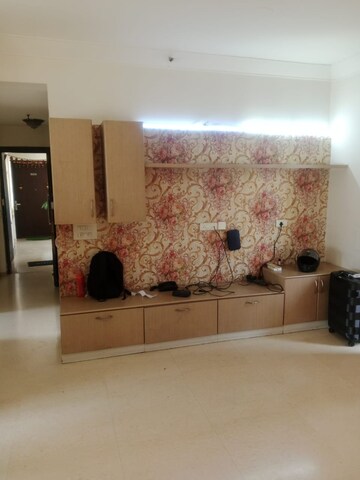 Furnished Amenities in 2 BHK Apartment at Suncity Essel Tower, Sector 28 – for Rent