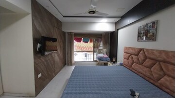 Bedroom in 4 BHK Apartment at Shiv Parvati Apartments Andheri, Andheri West – for Sale