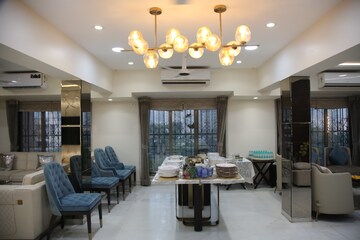Living Room in 4 BHK Apartment at Shiv Parvati Apartments Andheri, Andheri West – for Sale