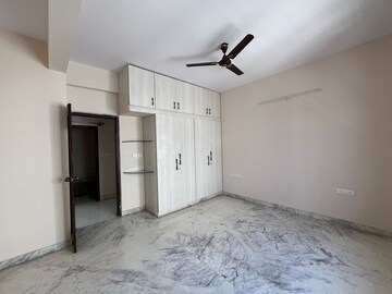 Room in 3 BHK Apartment at Reliaable Lakedew Residency, Harlur – for Rent