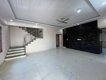 Room in 3 BHK Apartment at Reliaable Lakedew Residency, Harlur – for Rent
