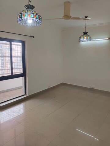Room in 2 BHK Apartment at DLF Regency Park I, Dlf Phase iv – for Rent