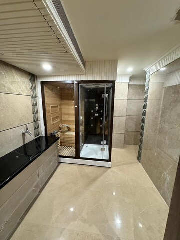 Attached Bathroom in 4 BHK Penthouse at Azeagaia Botanica, Vrindavan Yojna – for Sale