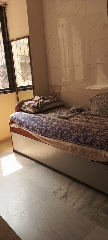 Bedroom in 1 BHK Apartment at Vile Parle West – for Rent