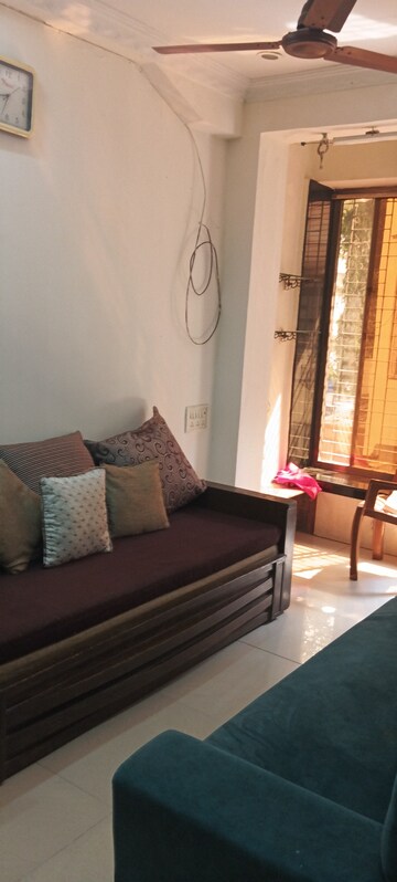 Bedroom in 1 BHK Apartment at Vile Parle West – for Rent