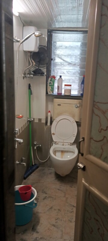 Bathroom in 1 BHK Apartment at Vile Parle West – for Rent