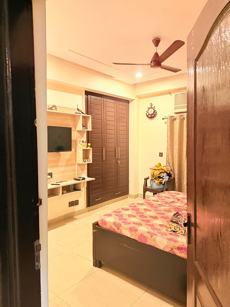 Bedroom, amrapali-platinum 3 Bedroom 1775 Sq.Ft. Apartment In Sector 119 Noida 8171454