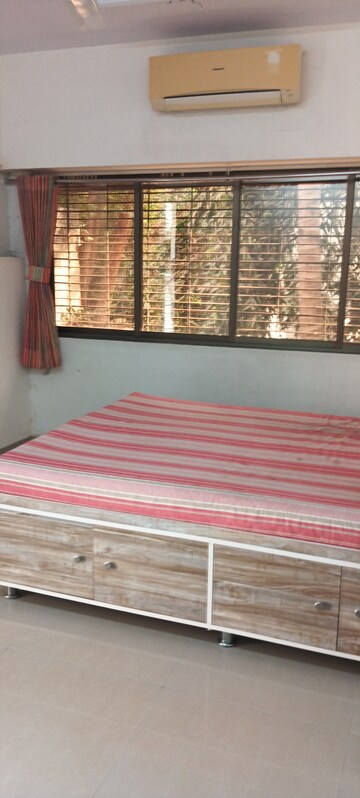 Bedroom in 1 BHK Apartment at Andheri West – for Rent