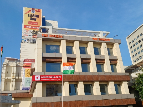 Retail Shop For Sale in 83 Avenue Oodles Sky Walk