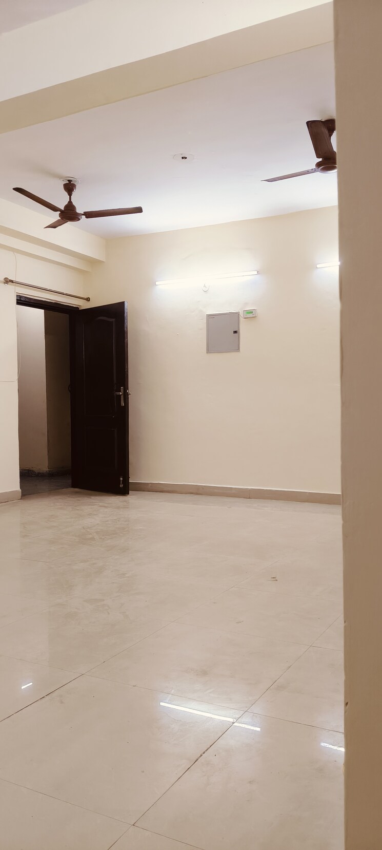 Room, gardenia-golf-city 3 Bedroom 1350 Sq.Ft. Apartment In Sector 75 Noida 8171579