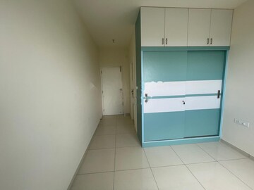 Room in 3 BHK Apartment at Godrej Royale Woods, Devanahalli – for Rent