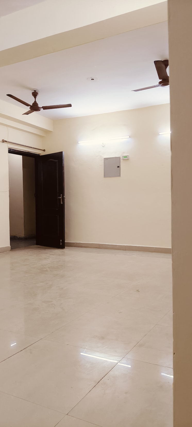 Room, gardenia-golf-city 3 Bedroom 1350 Sq.Ft. Apartment In Sector 75 Noida 8171623