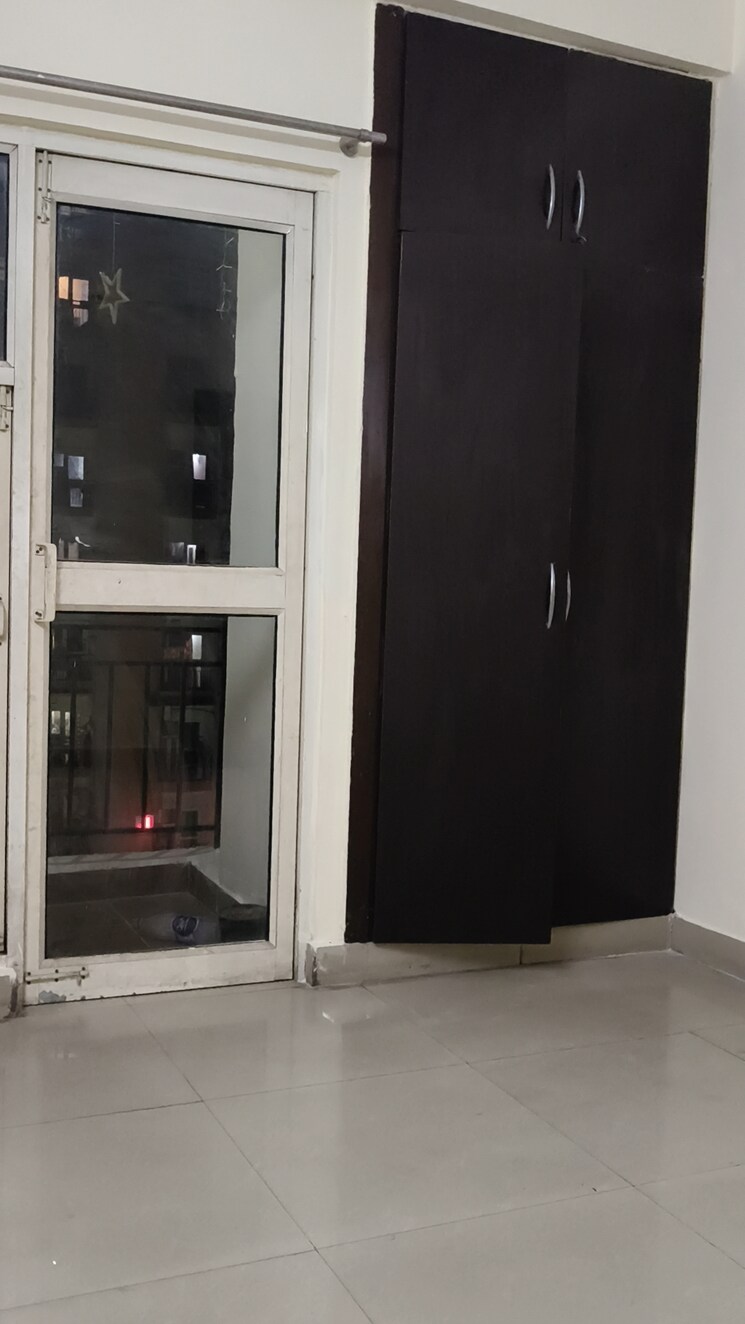 Room, gardenia-golf-city 3 Bedroom 1350 Sq.Ft. Apartment In Sector 75 Noida 8171623