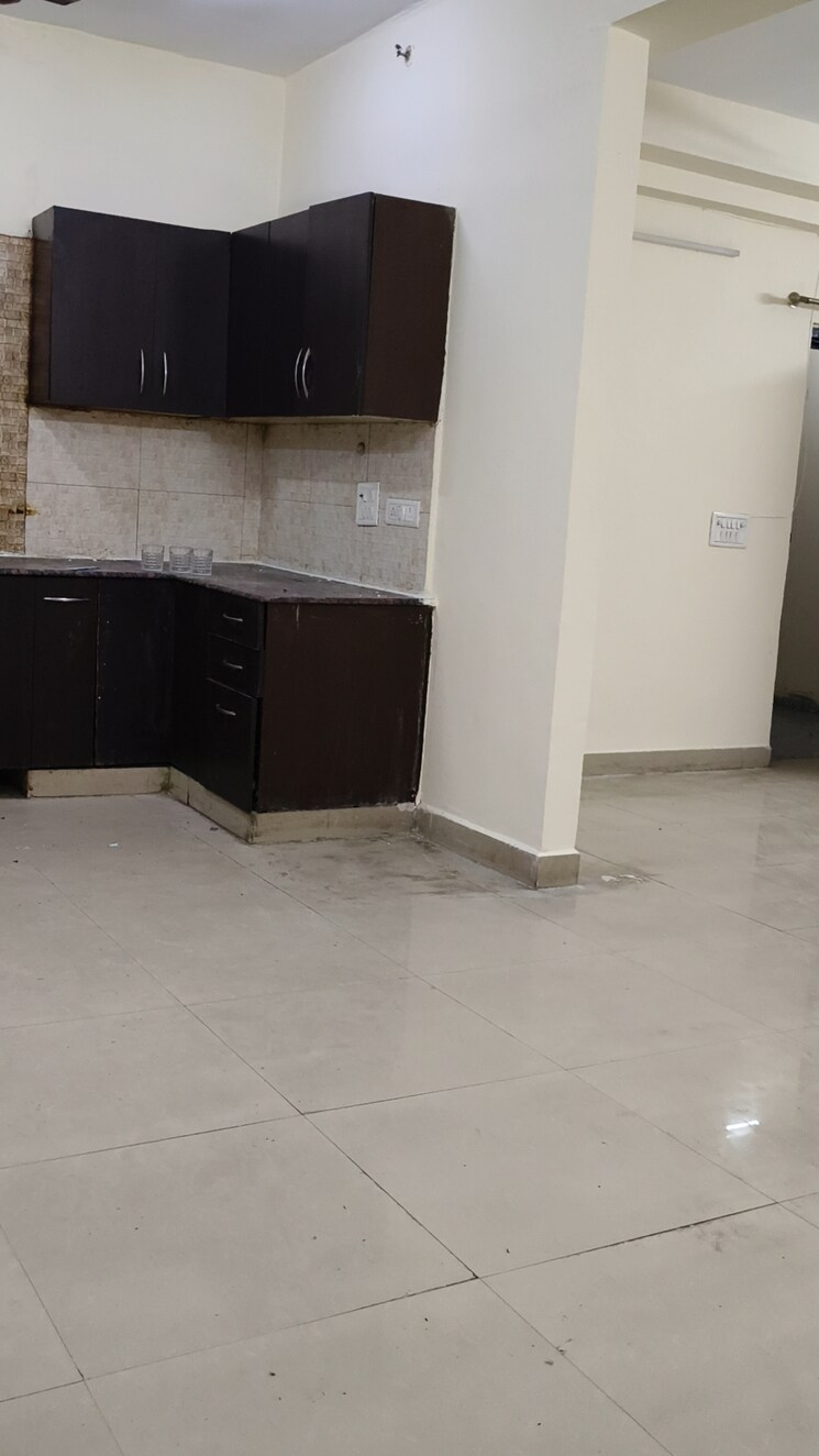 Room, gardenia-golf-city 3 Bedroom 1350 Sq.Ft. Apartment In Sector 75 Noida 8171623