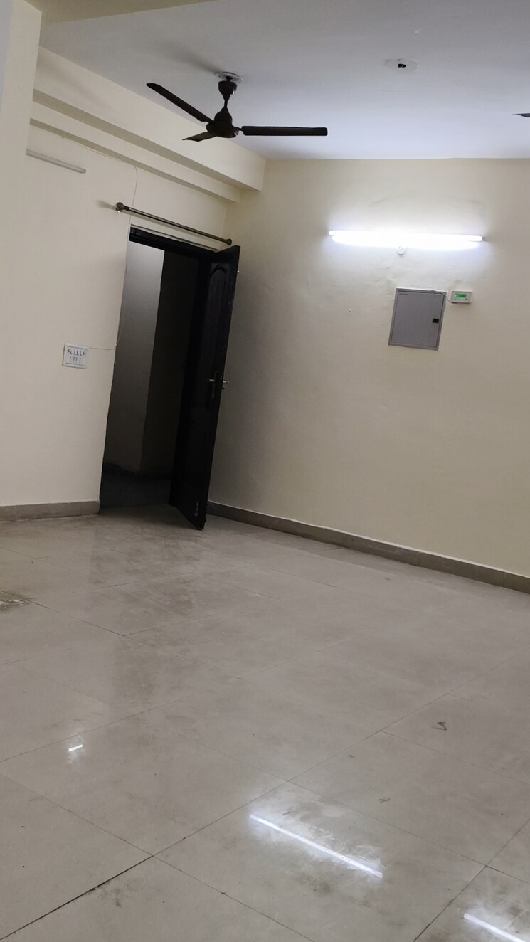 Room, gardenia-golf-city 3 Bedroom 1350 Sq.Ft. Apartment In Sector 75 Noida 8171623