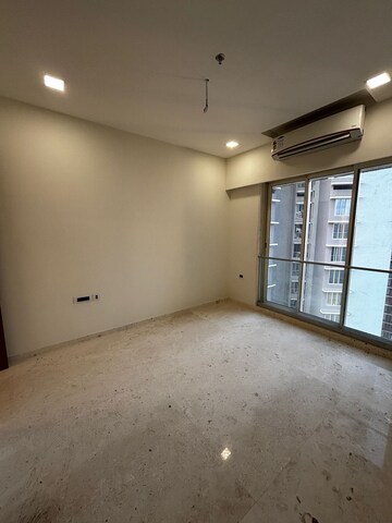 Room in 3 BHK Apartment at Ekta Tripolis, Goregaon West – for Rent