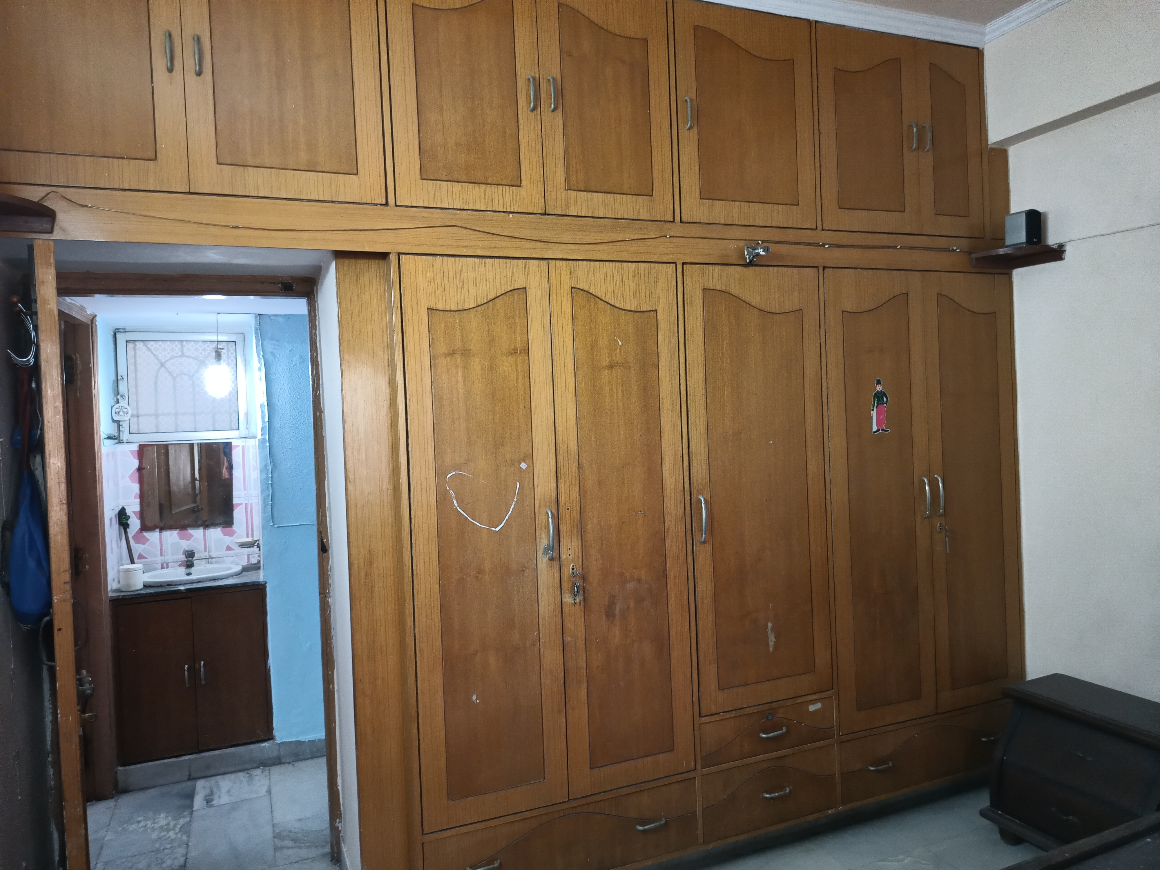 2 BHK Apartment For Sale in Windsor and Nova Society