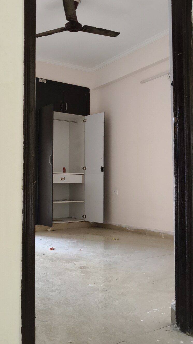 Room, gardenia-golf-city 3 Bedroom 1350 Sq.Ft. Apartment In Sector 75 Noida 8171646