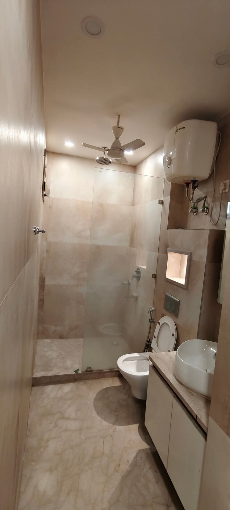 Bathroom, lajpat nagar 2 Bedroom 1000 Sq.Ft. Builder Floor In Lajpat Nagar Delhi 8171713