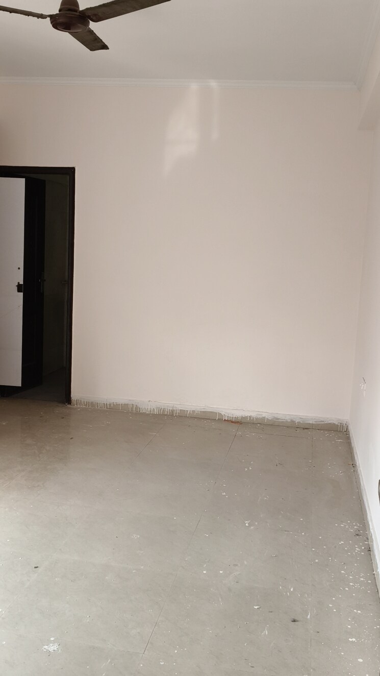 Room, gardenia-golf-city 3 Bedroom 1550 Sq.Ft. Apartment In Sector 75 Noida 8171731