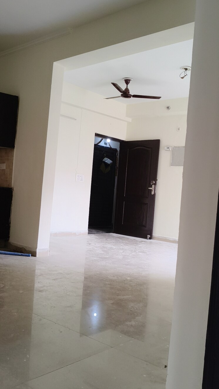 Room, gardenia-golf-city 3 Bedroom 1550 Sq.Ft. Apartment In Sector 75 Noida 8171731