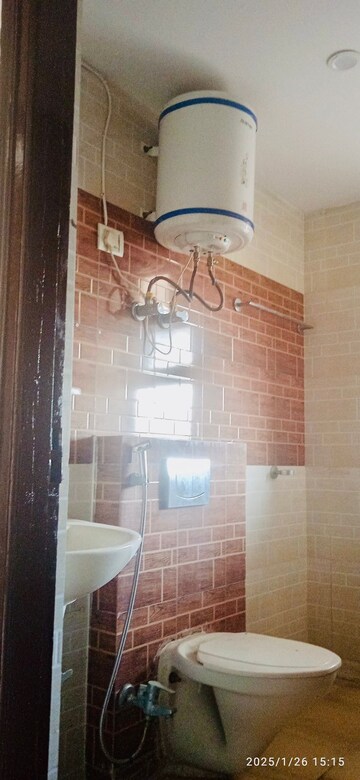 Bathroom in 4 BHK Apartment at Urja Towers, Sector 47 – for Rent