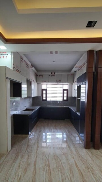 Kitchen in 4 BHK Builder Floor at Sector 43 – for Rent
