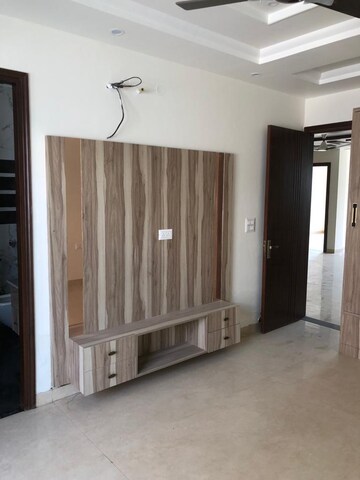 Building Lobby in 2 BHK Builder Floor at Sector 89 – for Rent