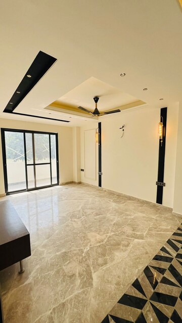 Bedroom in 4 BHK Builder Floor at SS Mayfield Gardens, Sector 51 – for Sale