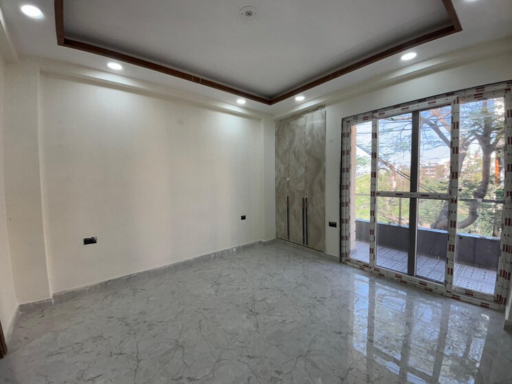 Room, sector 43 3 Bedroom 1800 Sq.Ft. Builder Floor In Sector 43 Faridabad 8171851