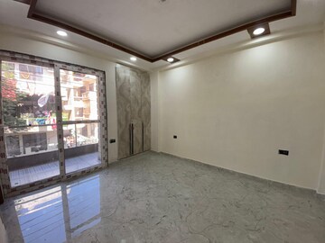 Room in 3 BHK Builder Floor at Sector 43 – for Sale