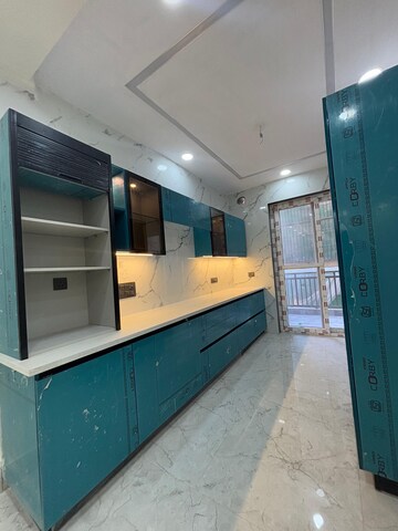 Kitchen in 3 BHK Builder Floor at Sector 43 – for Sale