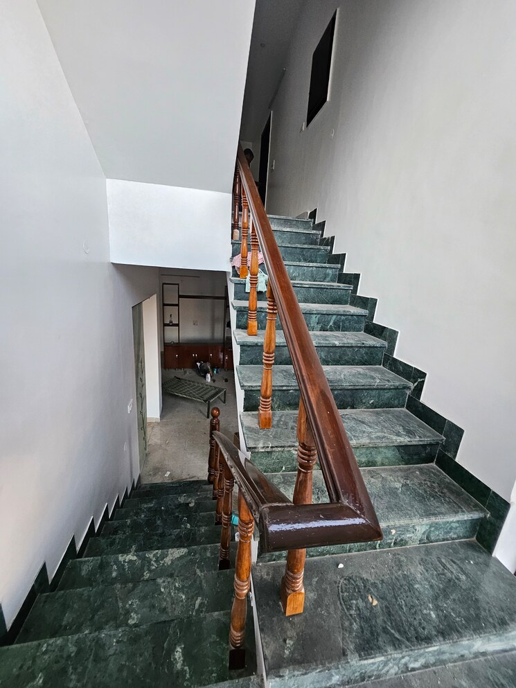 undefined, aerocity 5 Bedroom 300 Sq.Yd. Independent House In Aerocity Mohali 8171868